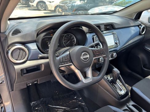 Used 2025 Nissan Versa SV FWD image 33