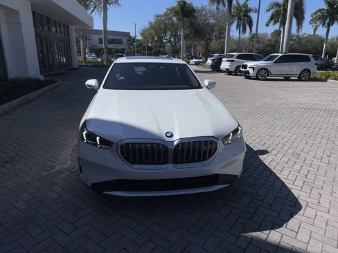 Certified 2024 BMW 530i w/ Luxury Seating Package image 8