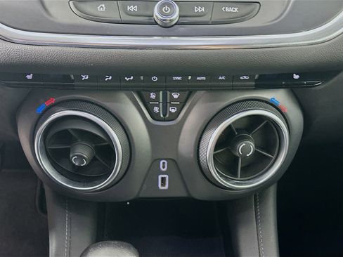 Used 2021 Chevrolet Blazer LT w/ Sound & Technology Package image 22