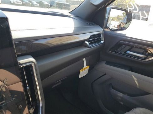 New 2026 GMC Yukon Elevation image 25