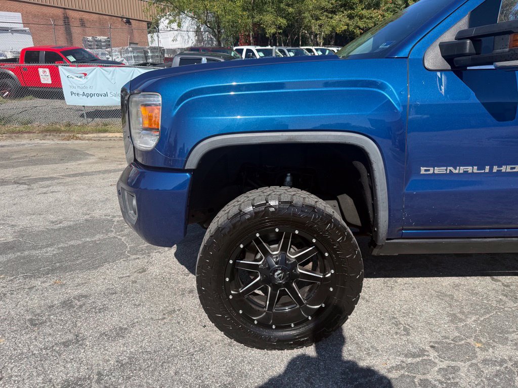 Used 2015 GMC Sierra 2500 Denali w/ Duramax Plus Package AWD/4WD image 10