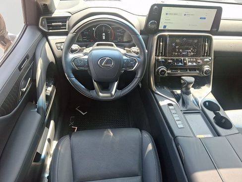 Used 2025 Lexus LX 600 4WD w/ Accessory Package (2T) image 13