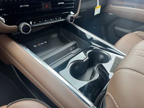 New 2026 Chevrolet Suburban High Country image 33