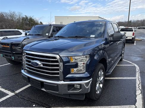 Used 2017 Ford F150 XLT w/ Equipment Group 302A Luxury image 7