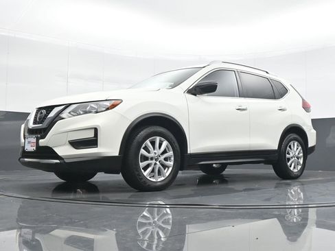 Used 2020 Nissan Rogue S w/ Special Edition Package image 17