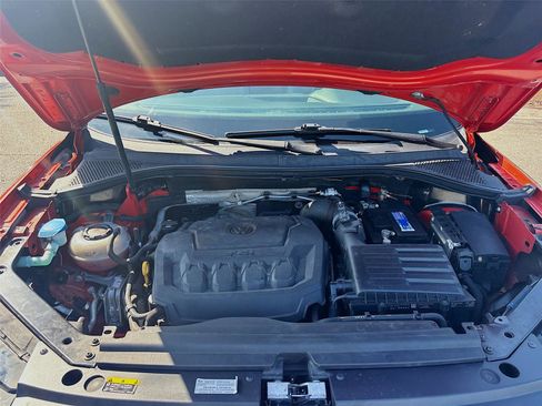 Used 2018 Volkswagen Tiguan SE image 31