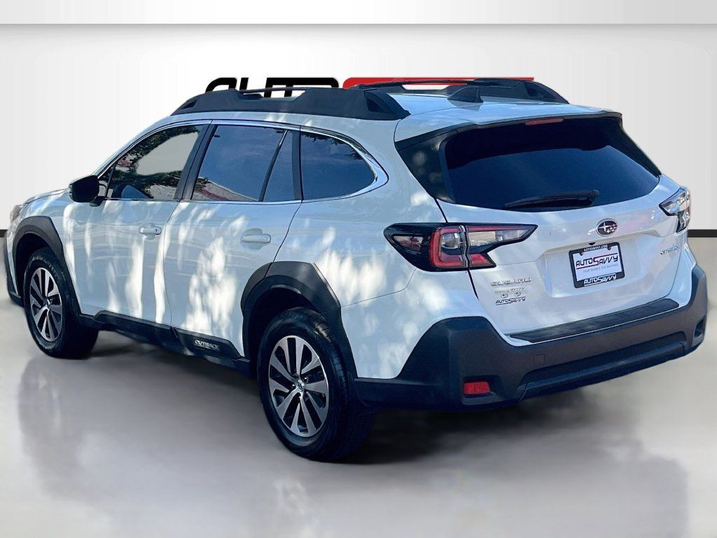 Used 2025 Subaru Outback Premium AWD/4WD image 5
