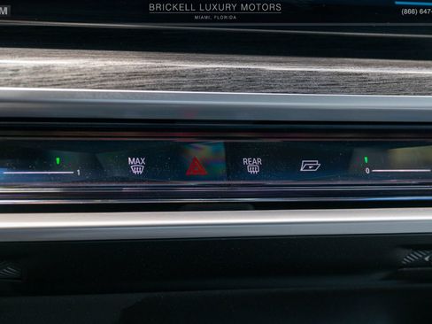 Used 2023 BMW 760i xDrive AWD/4WD image 45