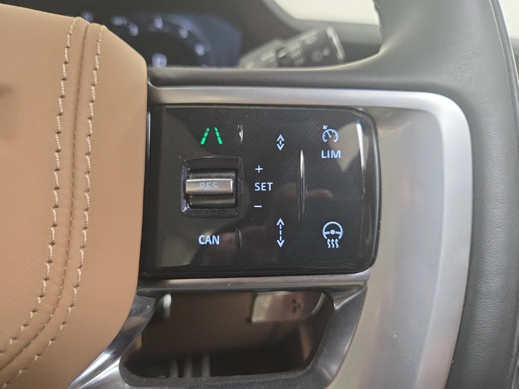 Certified 2025 Land Rover Range Rover SE AWD/4WD image 11