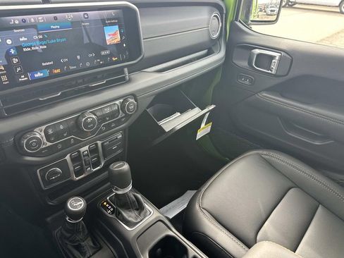 New 2026 Jeep Gladiator Sport image 16