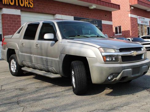 Used 2002 Chevrolet Avalanche 4x4 w/ Off-Road Suspension Pkg image 7