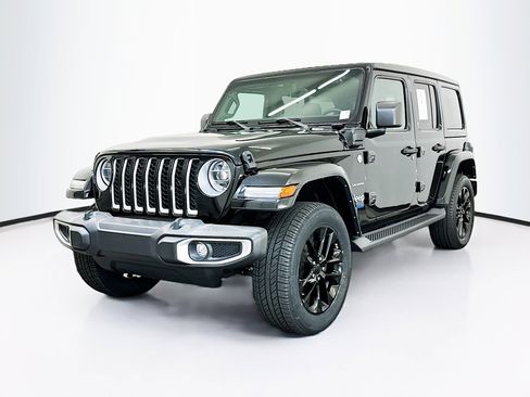 Used 2021 Jeep Wrangler Sahara image 3