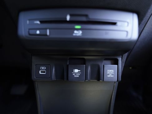 Used 2024 Honda Odyssey Touring image 42