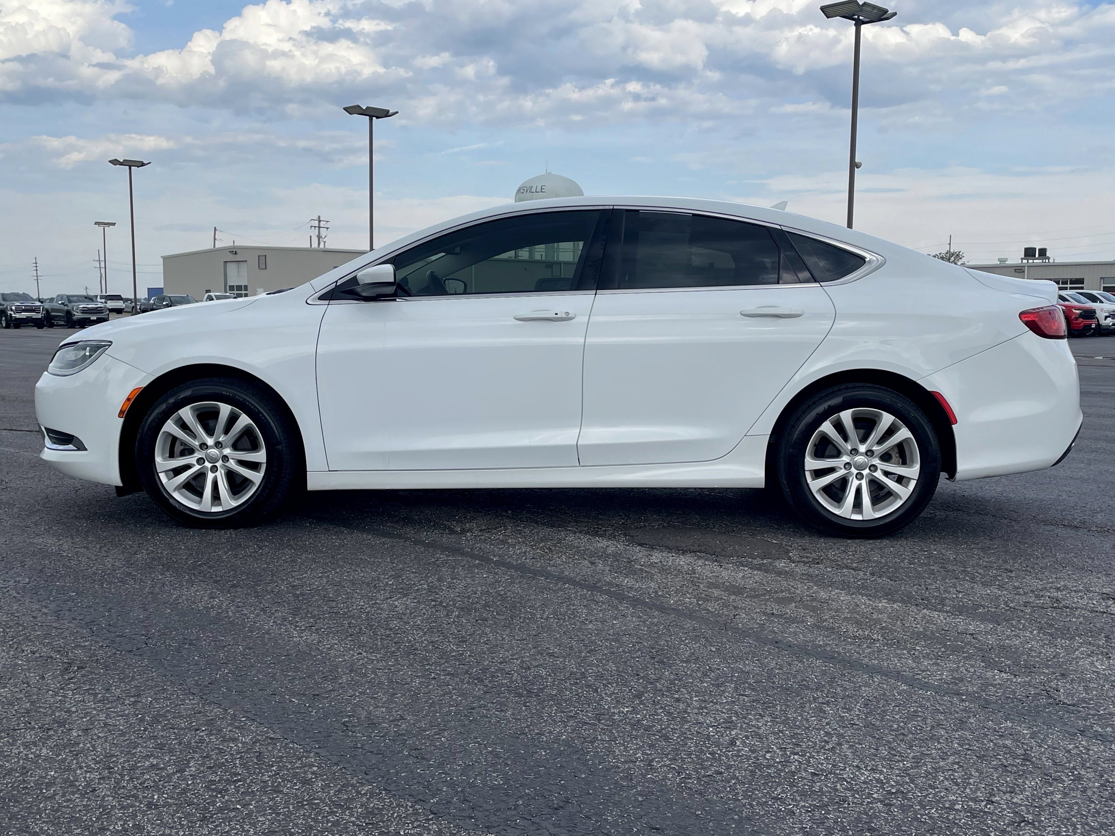 Used 2016 Chrysler 200 Limited FWD image 7