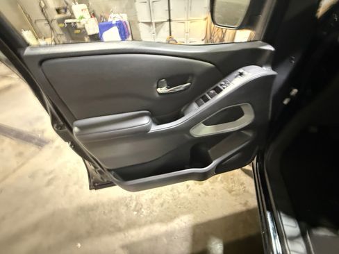 Used 2022 Nissan Frontier SV image 13