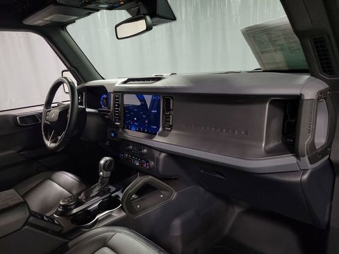Used 2024 Ford Bronco Everglades image 28