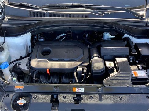 Used 2017 Hyundai Santa Fe Sport image 30