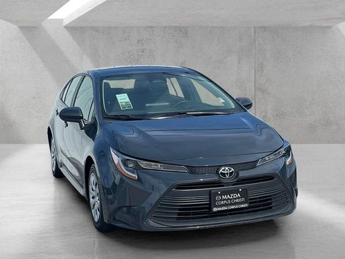 Used 2024 Toyota Corolla LE image 3