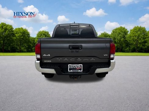 Used 2018 Toyota Tacoma SR5 image 6