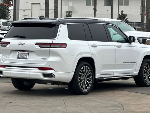 Used 2023 Jeep Grand Cherokee L Summit image 4