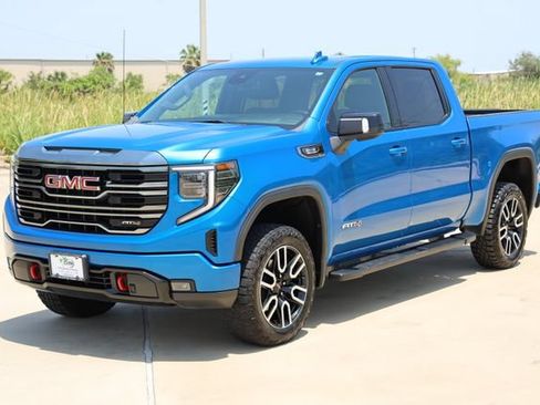 Used 2022 GMC Sierra 1500 AT4 AWD/4WD image 3