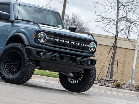 Used 2024 Ford Bronco Black Diamond image 5