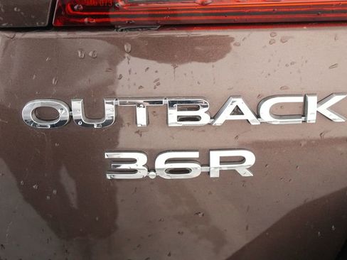 Used 2019 Subaru Outback 3.6R Touring image 11
