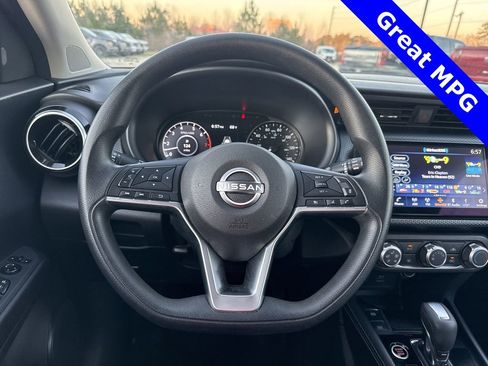 Used 2023 Nissan Kicks SV image 15