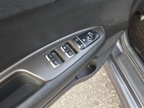 Used 2018 Kia Optima S image 10