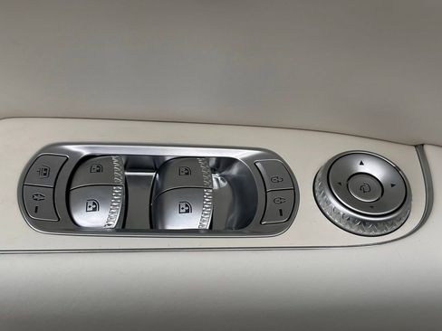 Used 2025 Genesis G90 3.5T image 26