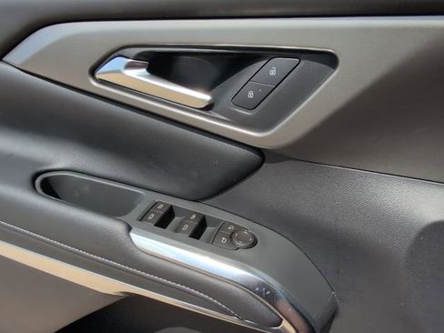 New 2026 Chevrolet Traverse LT w/ Midnight/Sport Edition FWD image 17
