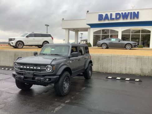 New 2025 Ford Bronco Big Bend w/ Black Diamond Package image 3