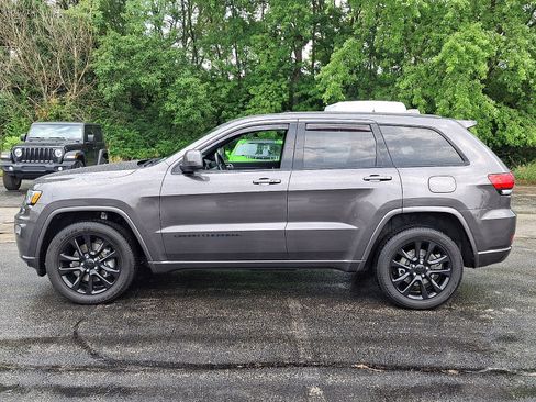 Used 2021 Jeep Grand Cherokee Laredo X AWD/4WD image 6
