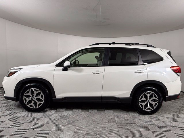 Used 2019 Subaru Forester Premium AWD/4WD image 3