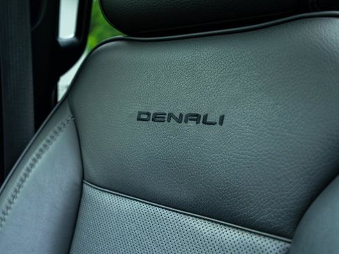 Used 2021 GMC Yukon XL Denali AWD/4WD image 35
