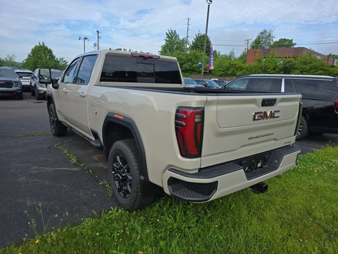 New 2026 GMC Sierra 2500 AT4 w/ AT4 Premium Plus Package AWD/4WD image 5
