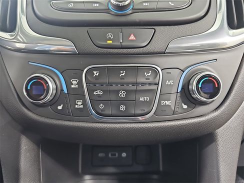 Certified 2023 Chevrolet Equinox LT image 31