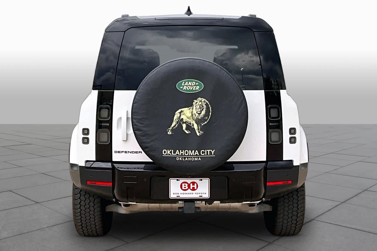 Used 2026 Land Rover Defender 110 S AWD/4WD image 4