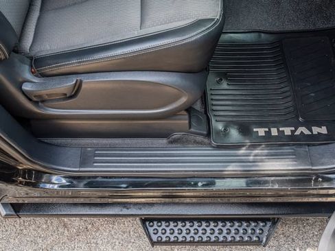 Used 2017 Nissan Titan S RWD image 33