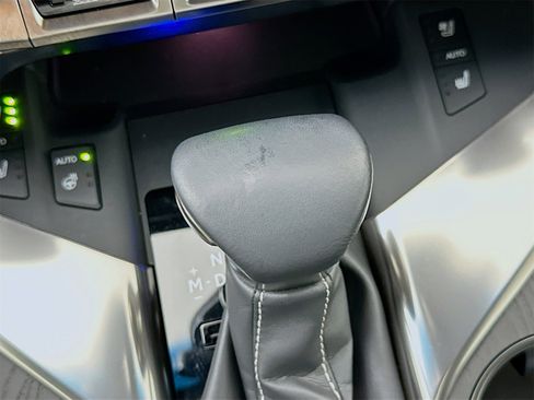 Used 2023 Lexus LX 600 4WD w/ Luxury Package image 18