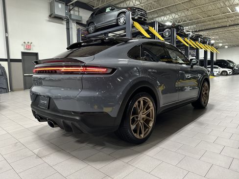 Used 2024 Porsche Cayenne Turbo GT AWD/4WD image 5