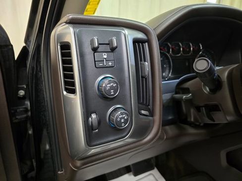Used 2018 Chevrolet Silverado 1500 LTZ w/ High Desert Package AWD/4WD image 17