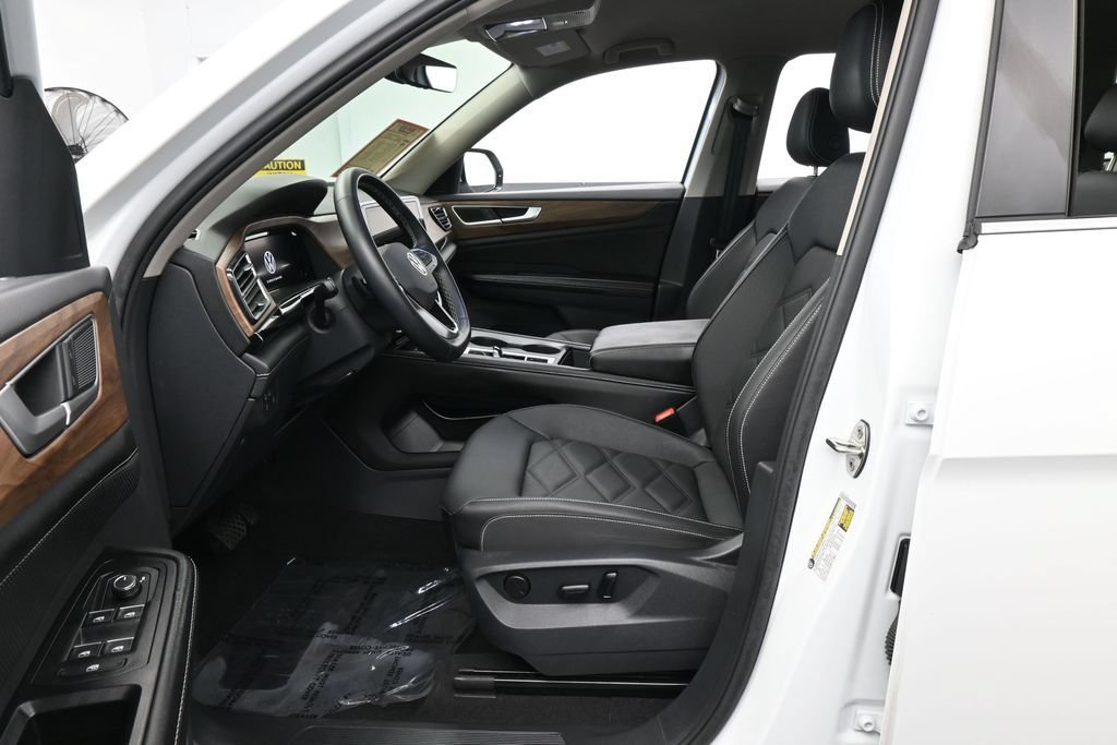 Used 2026 Volkswagen Atlas SE FWD image 11