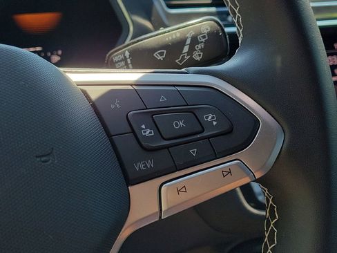 Used 2023 Volkswagen Tiguan SE R-Line image 29