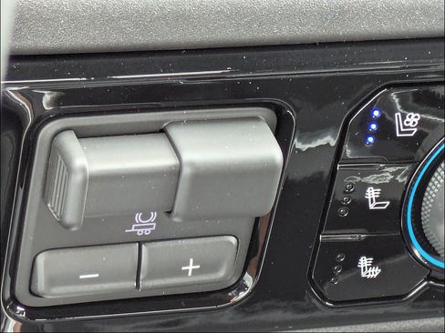 New 2026 Chevrolet Silverado 2500 LTZ w/ LTZ Premium Package AWD/4WD image 25