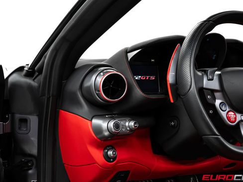 Used 2022 Ferrari 812 GTS RWD image 30