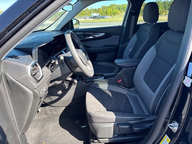 Used 2025 Chevrolet TrailBlazer LT AWD/4WD image 7