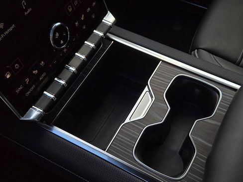 Used 2024 GMC Sierra EV Denali image 23