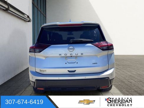Used 2025 Nissan Rogue SV AWD/4WD image 4