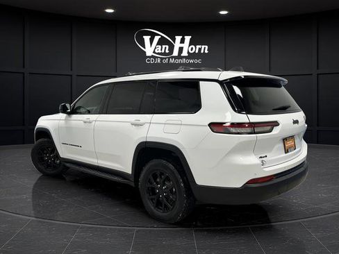 Used 2024 Jeep Grand Cherokee L Altitude image 3